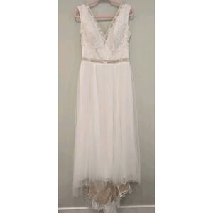Wilderly Bride Maya Wedding Dress Style F105 Lacey Size 16